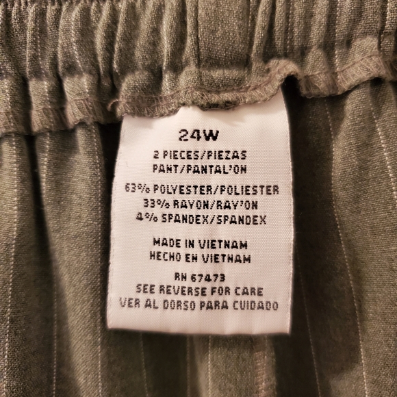 Danny & Nicole Plus Size Suit, Sz 24W - Picture 14 of 15